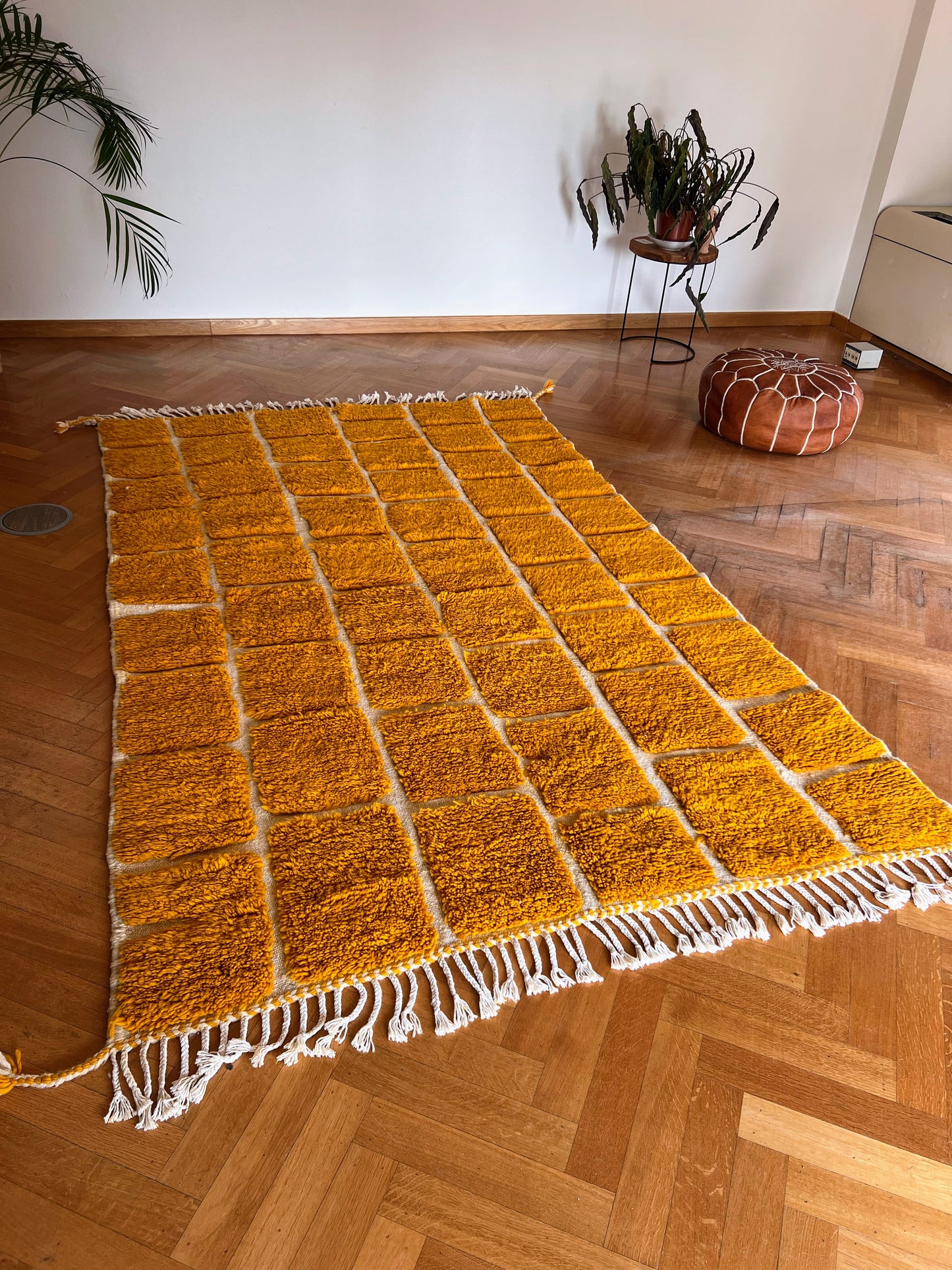 ZAFRAN: Tapis Beni Ouarain 100% laine à la main 250cm x 150cm